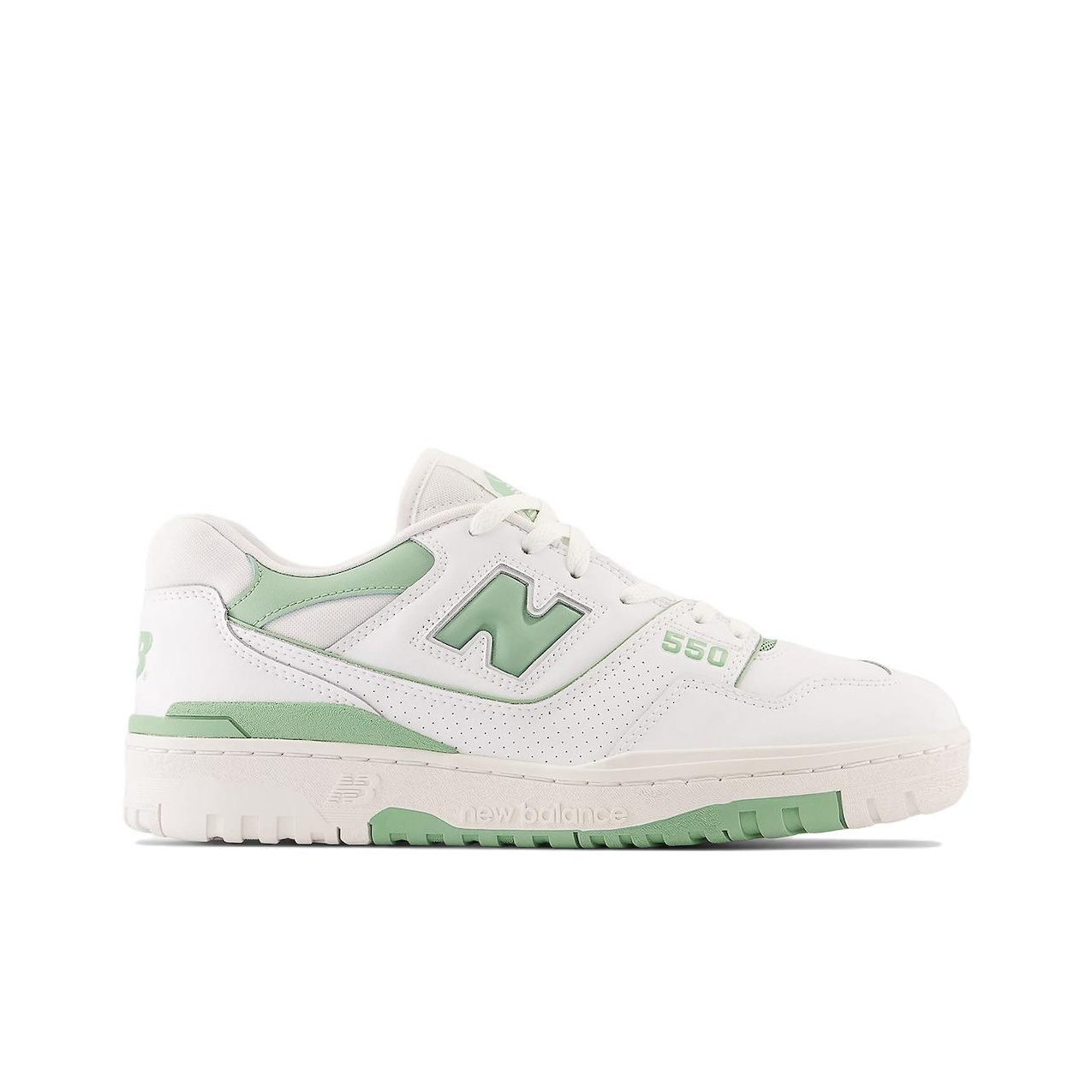ニューバランス NB 550 快適で耐摩耗性のあるロートップ - New Balance Shoes 550 のレビューと価格